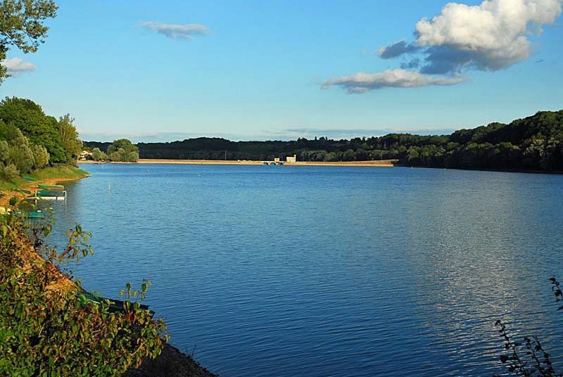 Maison Bord De Lac De Charmes Bannes  المظهر الخارجي الصورة